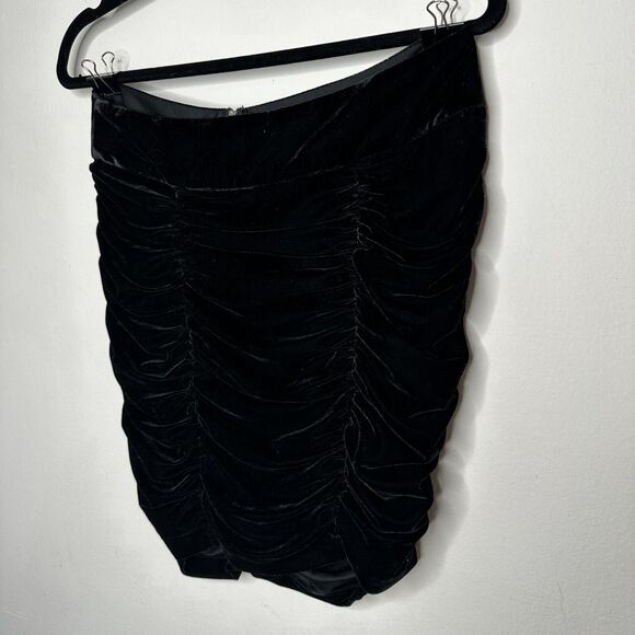 Solid Jet Black Sexy Ruched Velvet Mini Skirt Zip Back Stretch Medium - Picture 4 of 13